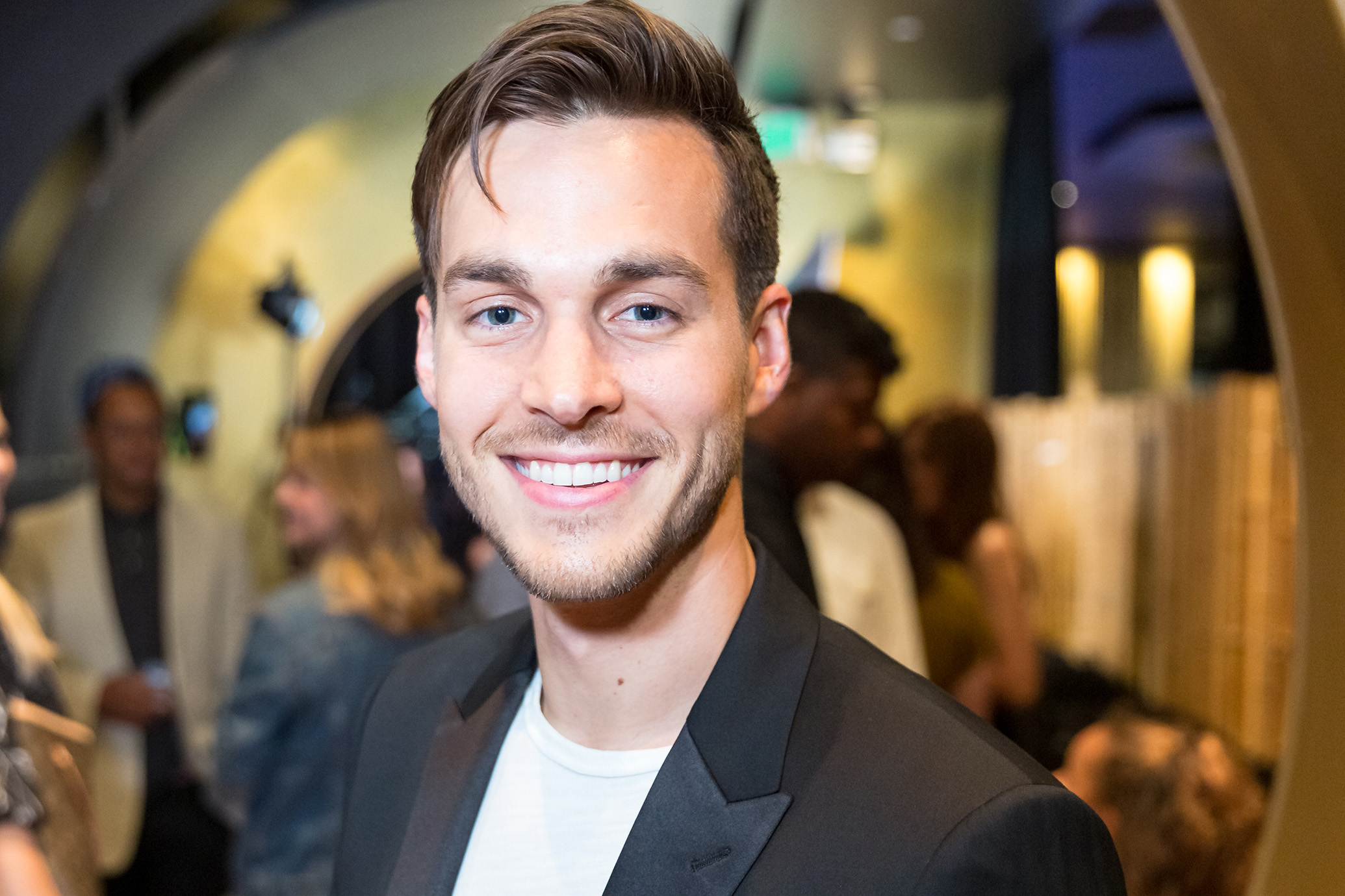 Chris Wood to Star in ABC's thirtysomething Sequel Pilot - TV Guide